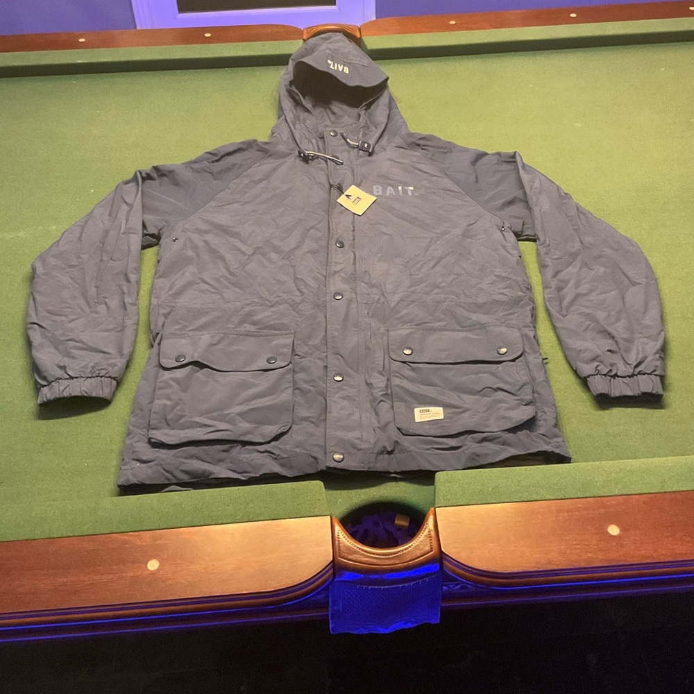 BAIT Mountain Parka Windbreaker Jacket with bill navy BNWT